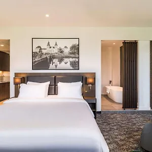 Radisson & Amsterdam South Отель
