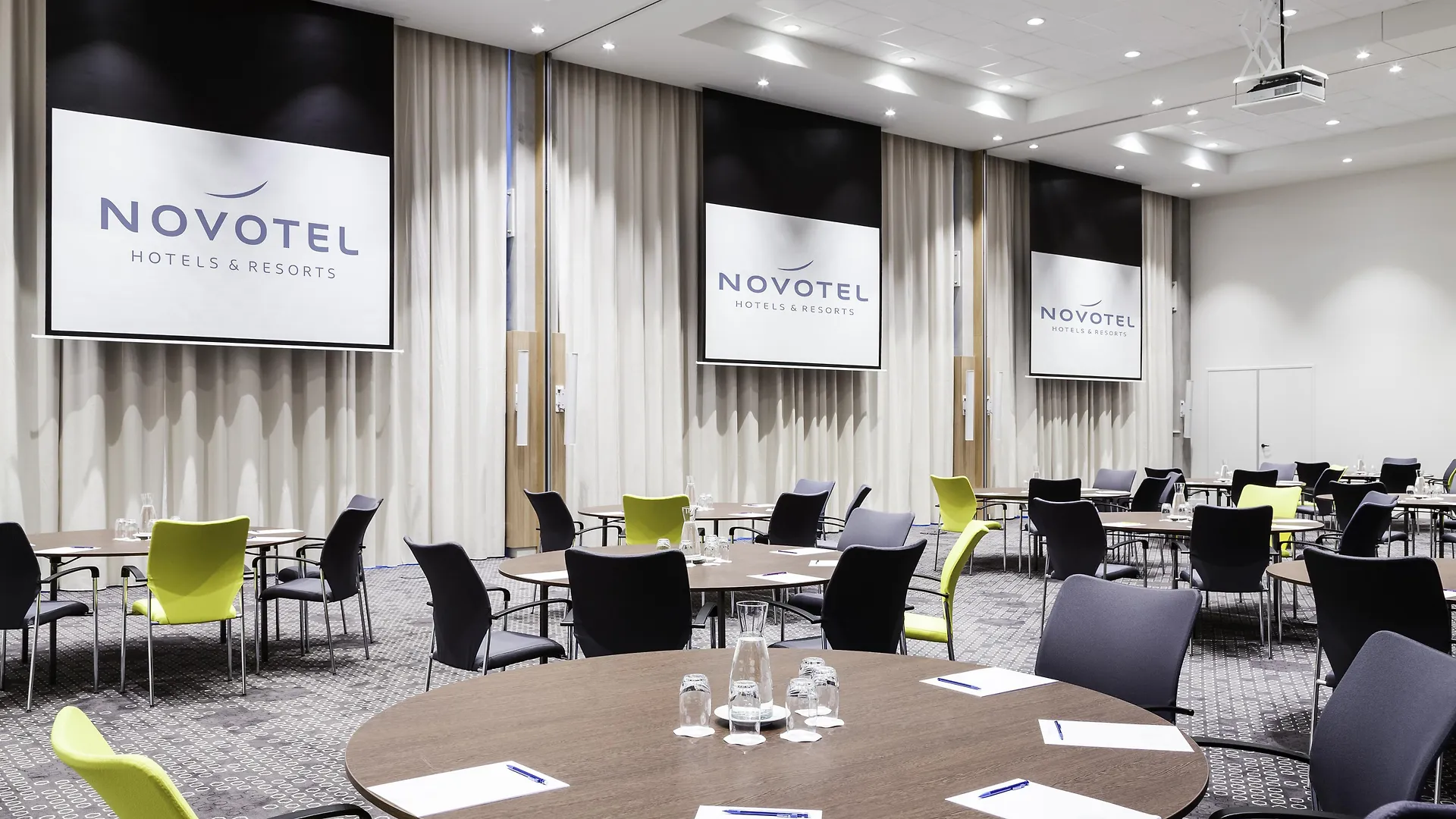 מלון הופדורפ Novotel Amsterdam Schiphol Airport